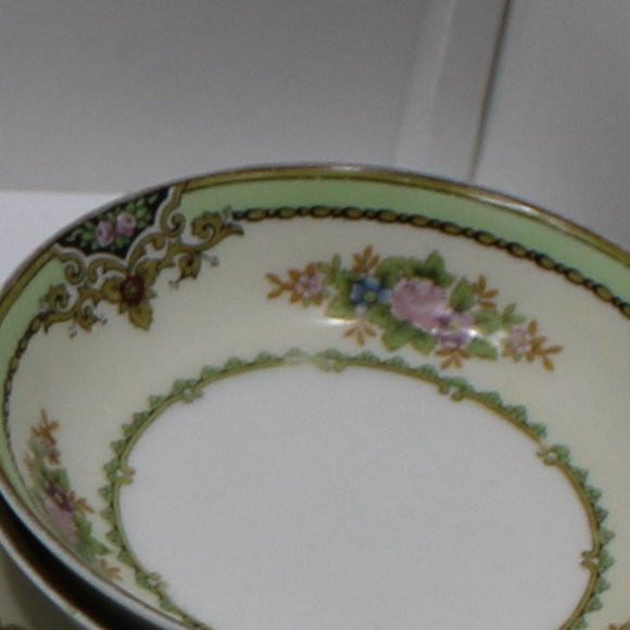 Meito China Made in Jjapan Hand Painted (2) Bowls & (1) Small Plate - Picture 2 of 5